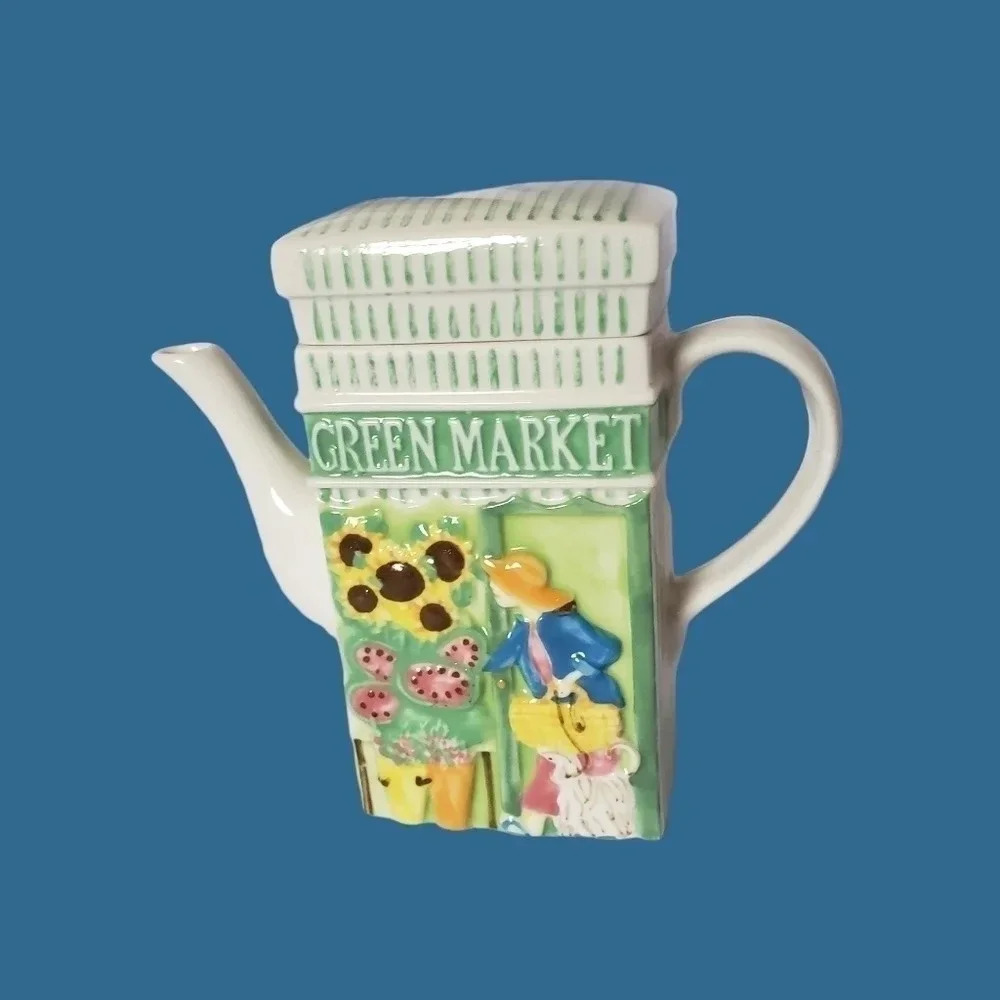 Vintage lemonade stand market teapot container